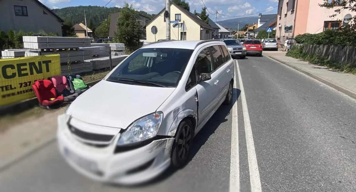 Kolizja Trzech Samochodów w Milówce: Interwencja służb ratowniczych