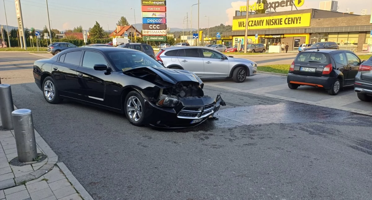 Zdarzenie na parkingu Kaufland: wycieki płynów eksploatacyjnych