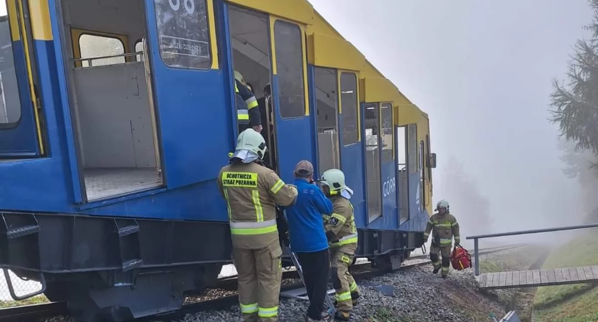 Ewakuacja z wagonika na górze Żar – Strażacy w akcji ratunkowej