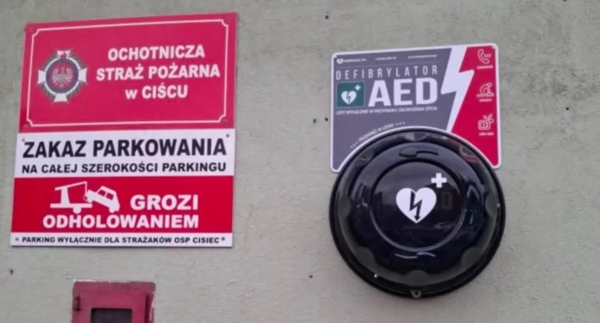 Defibrylator AED na remizie OSP Cisiec – ratunek w zasięgu ręki
