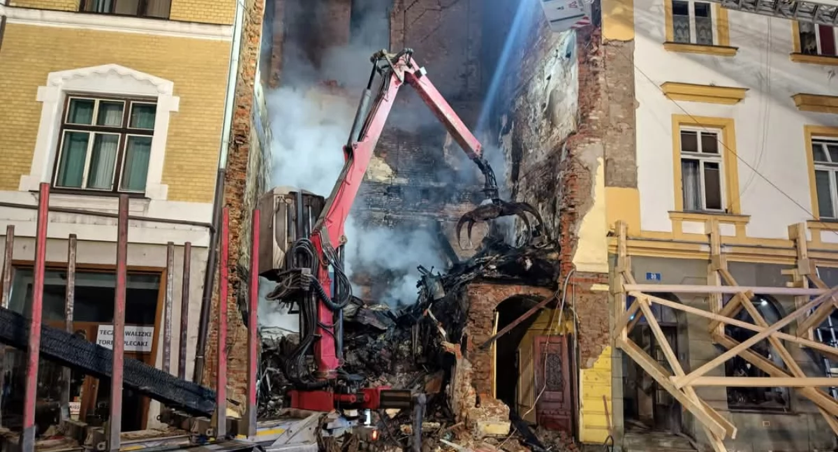Tragiczny pożar i zawalenie kamienicy w Cieszynie – są ofiary śmiertelne