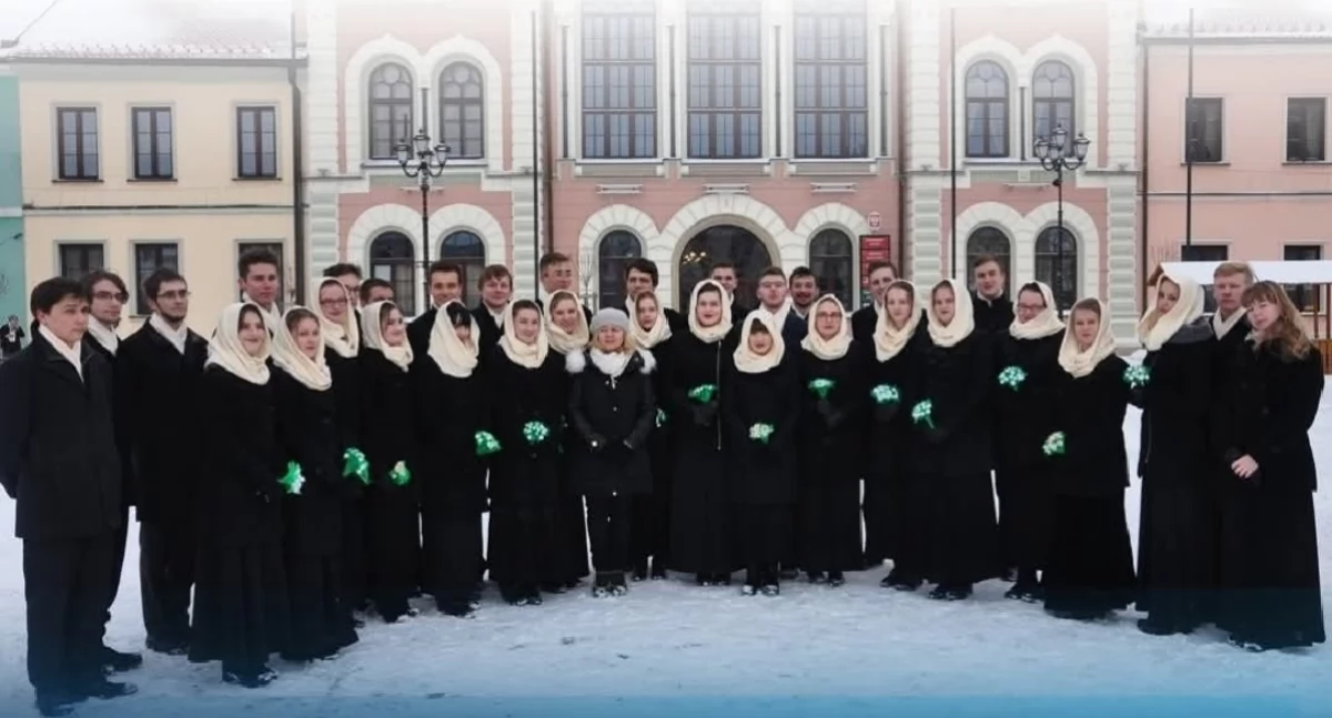 Polonez maturzystów „Kopernika” na żywieckim Rynku