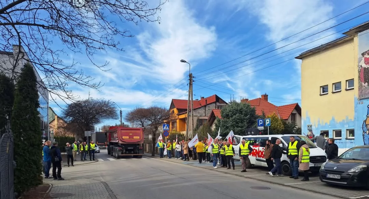Protest pracowników Hutchinson w Żywcu – „Solidarność” walczy o podwyżki