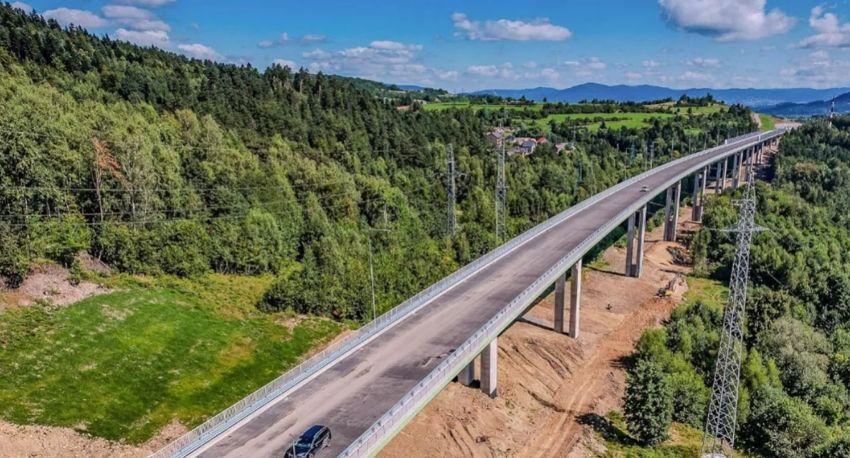 Wizytacja wiceministra infrastruktury na budowie S1 w Węgierskiej Górce