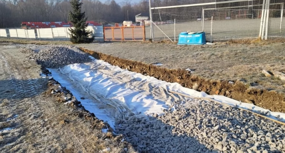 Gmina Lipowa inwestuje w bezpieczeństwo – powstaje nowoczesny plac ćwiczeń dla strażaków
