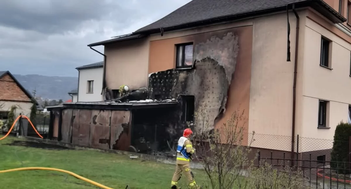 W dniu wczorajszym – Pożar wiaty w Rybarzowicach Górnych