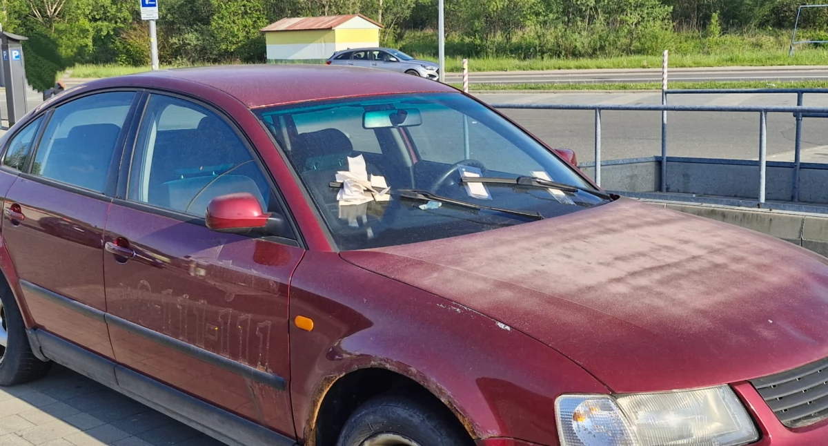 Płatne parkingi w Polsce – zasady i kontrowersje