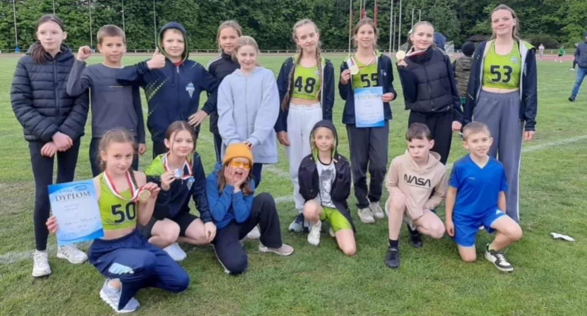 Młodzi lekkoatleci na medal – świetne wyniki naszych zawodniczek!