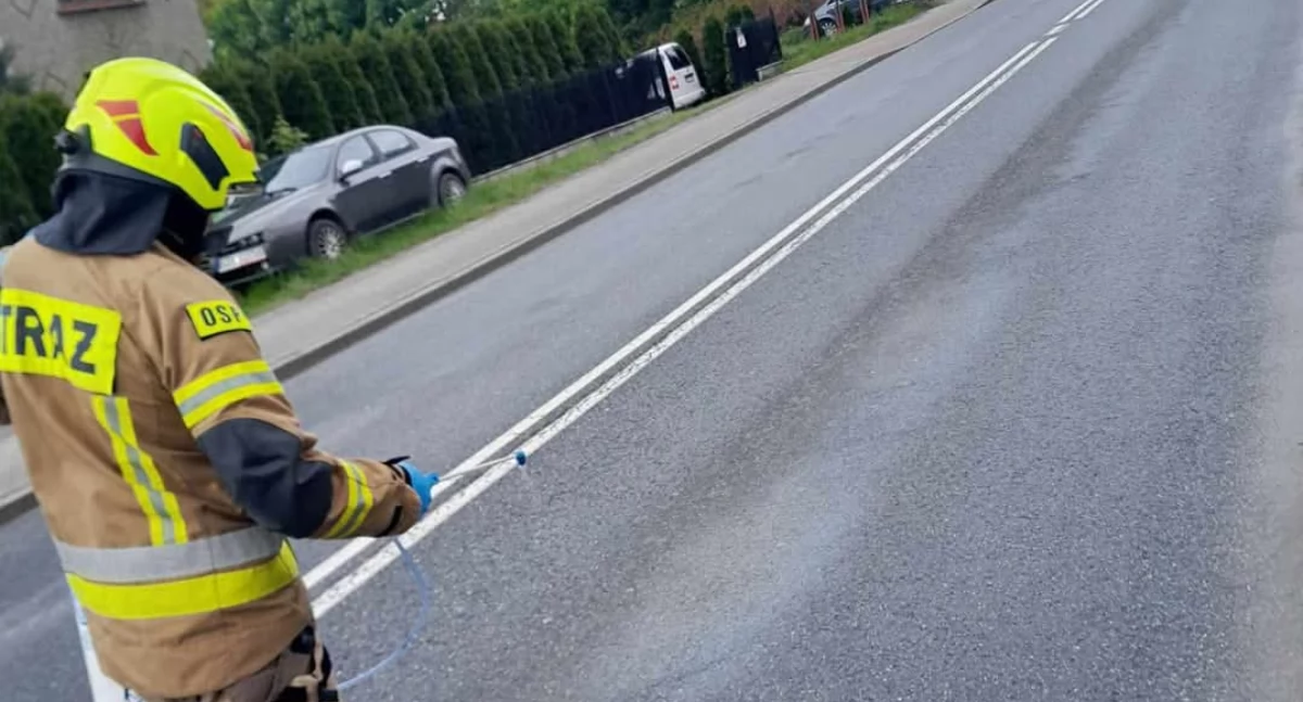 Dwukrotna interwencja OSP Węgierska Górka – usuwanie plam oleju