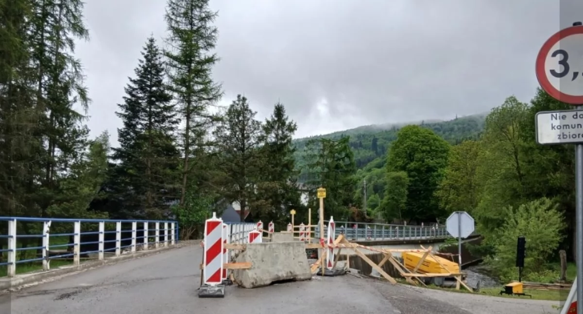 Trwa rozbudowa drogi powiatowej w Rycerce Górnej – ważna inwestycja dla bezpieczeństwa i rozwoju regionu