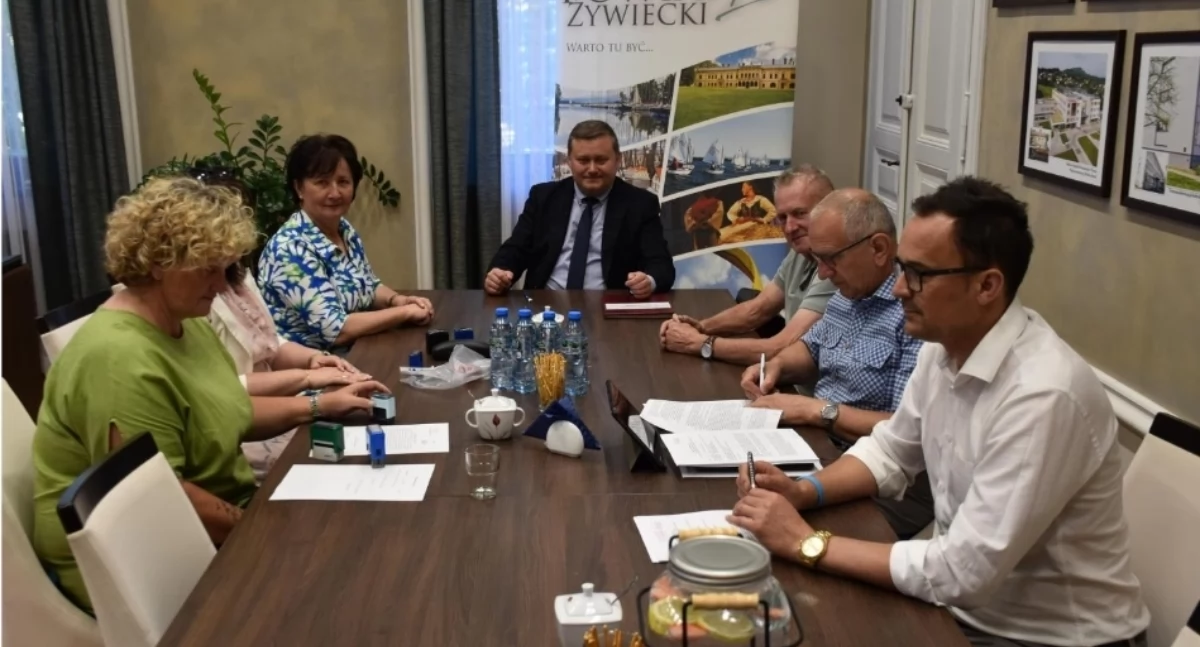 Nowy samochód dla dzieci i młodzieży z niepełnosprawnościami – Powiat Żywiecki realizuje ważny projekt z PFRON