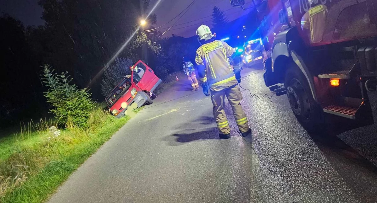 Samochód w rowie w Brzuśniku – na szczęście bez poszkodowanych