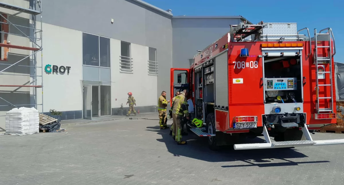 Pożar w hali produkcyjnej – szybka akcja
