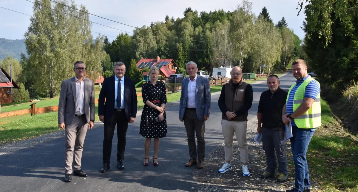 Nowa nawierzchnia na drodze powiatowej w Ślemieniu