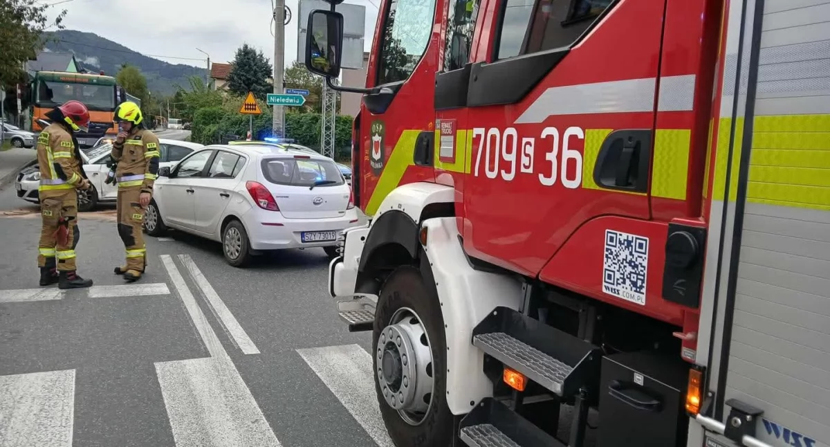 Poranna kolizja w centrum Milówki. Na szczęście nikt nie ucierpiał