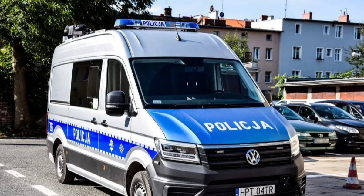 Nieprzytomny mężczyzna w rowie zauważony przez dzieci w Siennej