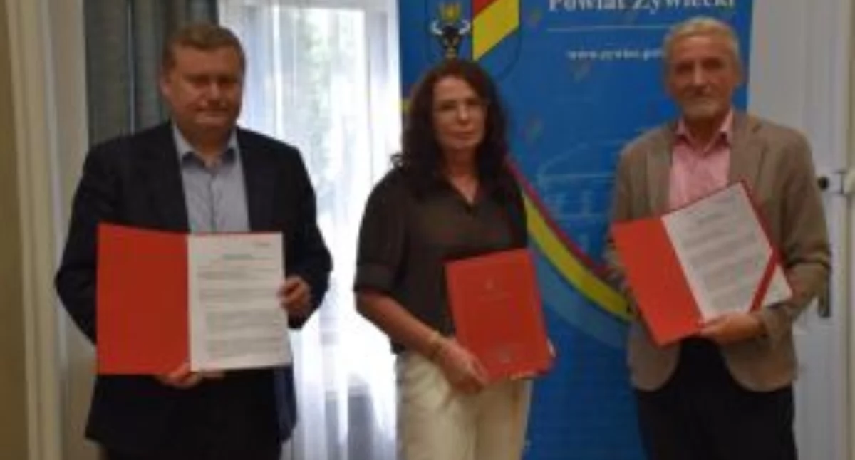 Nowy autobus dla Środowiskowego Domu Samopomocy w Pewli Wielkiej poprawi mobilność niepełnosprawnych
