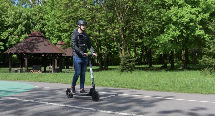 Hulajnogi Elektryczne, Uto i Uwr