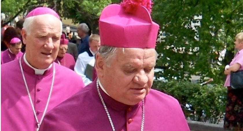 Biskup senior Tadeusz Rakoczy winny! Watykan nałożył na niego szereg kar 