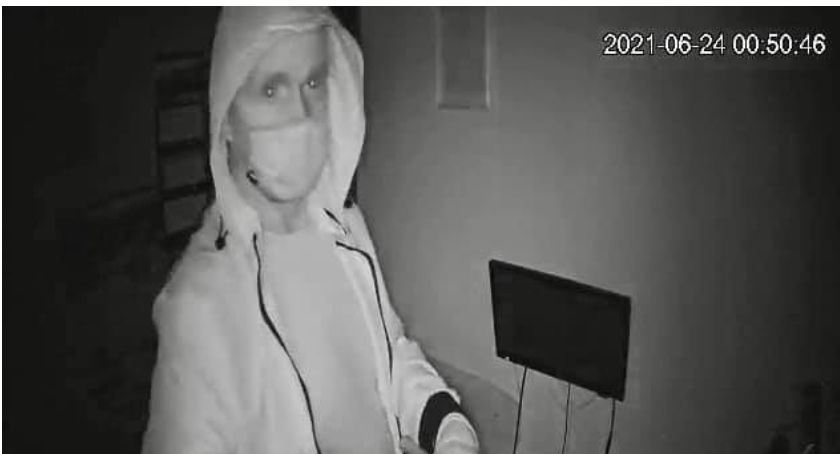 Po włamaniu w Żywcu pokrzywdzony apeluje o pomoc w ujęciu sprawcy 