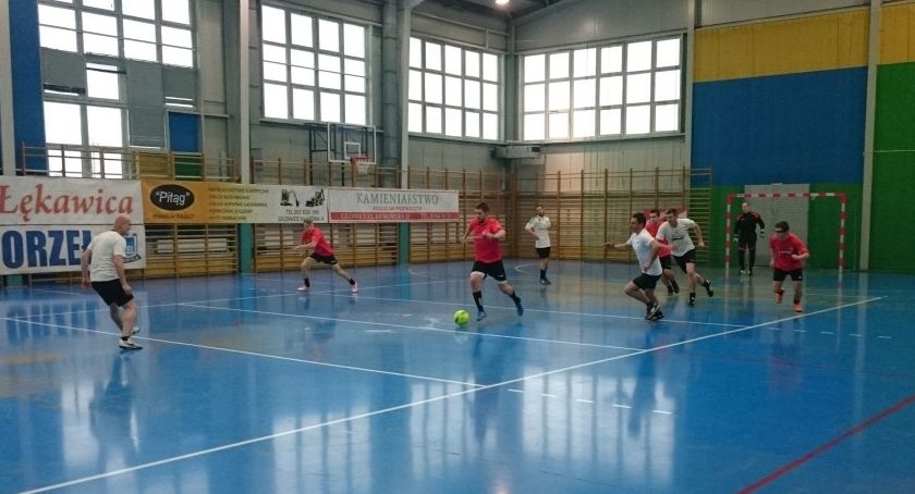 Łękawica: Nawierzchnia w hali sportowej do remontu 