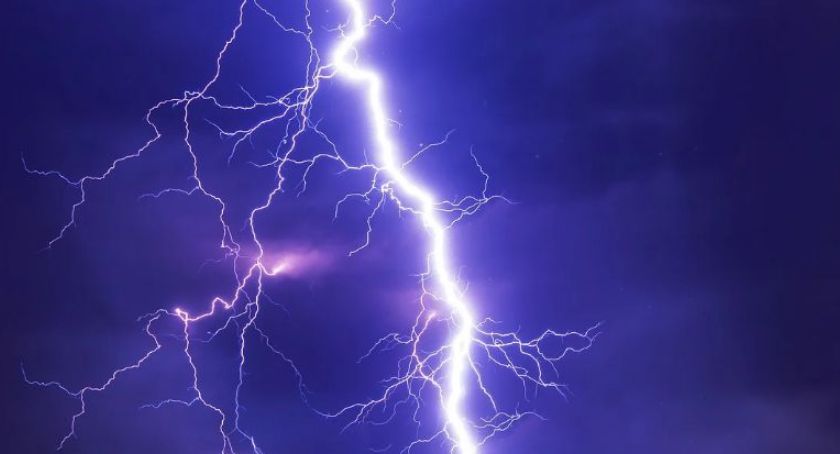Spodziewane są kolejne burze, wichury, a nawet grad- mapa na żywo