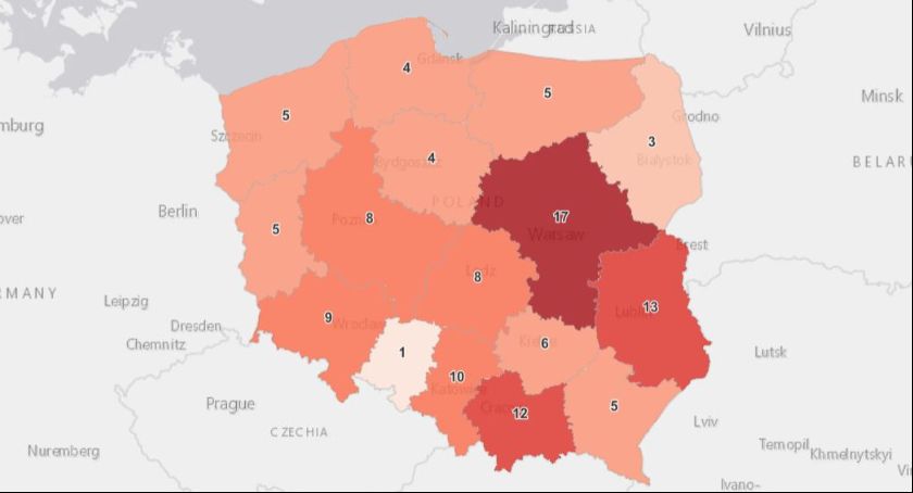 Mniej ozdrowieńców niż nowych zakażonych 