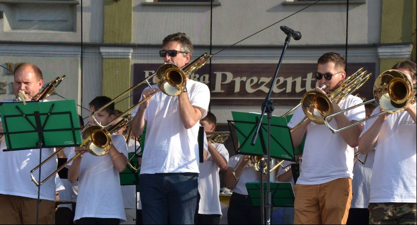XV Żywieckie Suwakowanie zakończone koncertem na miejskim rynku (wideo)