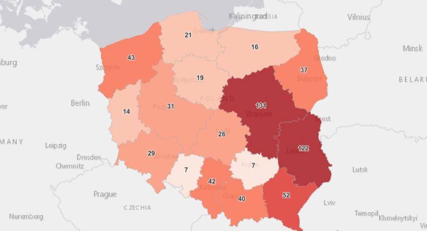Mniej badanych, to i mniej zakażonych 