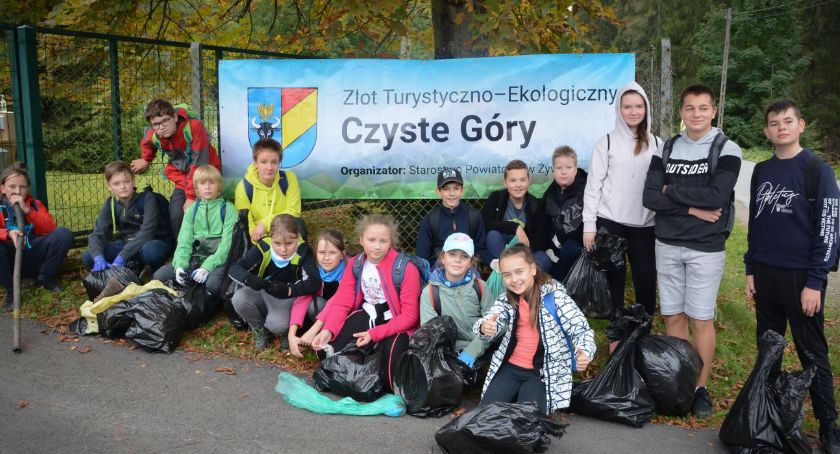 Śmieci z Beskidów zapełniły cały kontener