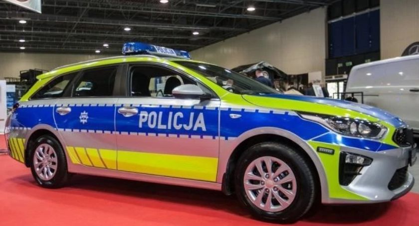 Policja zmienia barwy! Będzie ją widać z daleka, ale nie od razu 