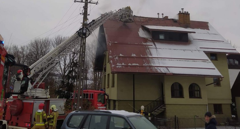 Żabnica: Ogień na poddaszu 