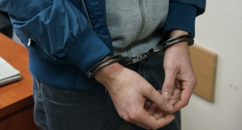 Areszt za włamania i niszczenie mienia
