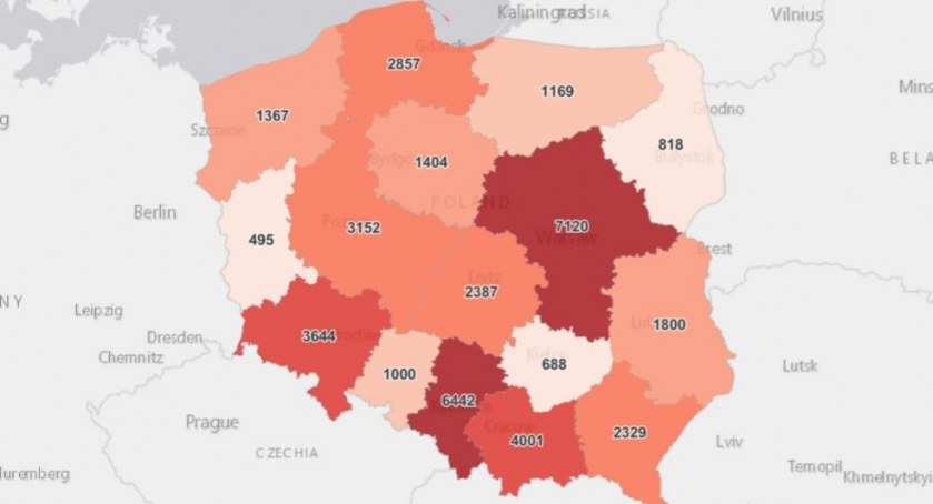 Maleje ilość zgonów, ale drastycznie rośnie zakażeń. Padł nowy rekord