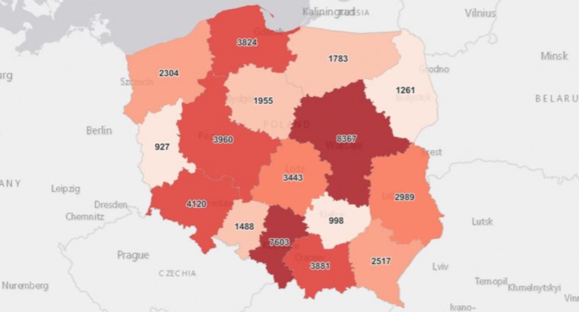 Spory spadek zakażeń, ale nadal jest to ponad 50 tysięcy