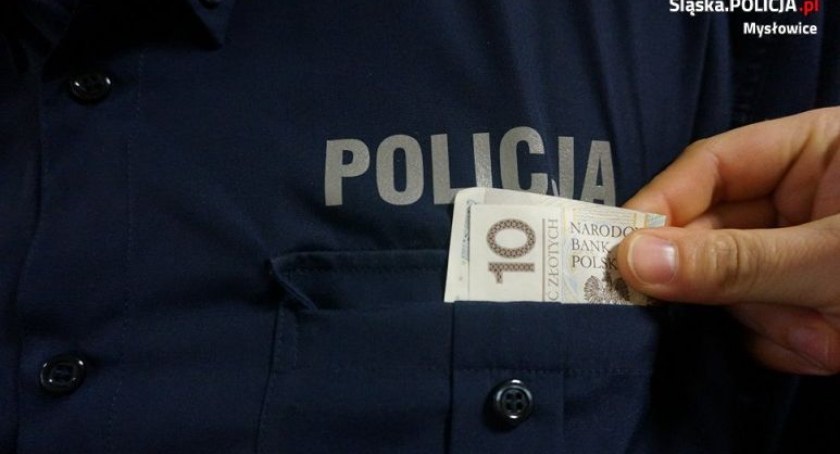 Słowak szalał w Polsce. Chciał przekupić policjantów