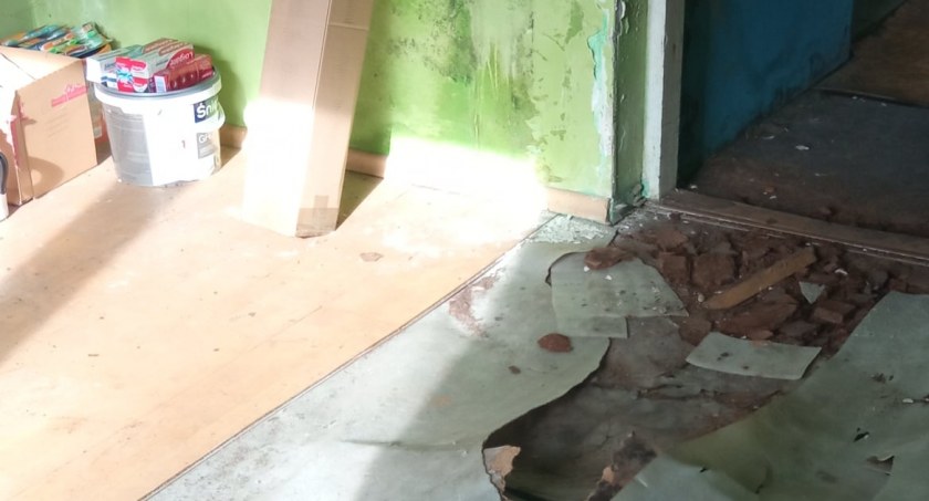 Nauczyciele z powołania apelują o pomoc dla swojej uczennicy. W jej domu woda leje się już przez dach