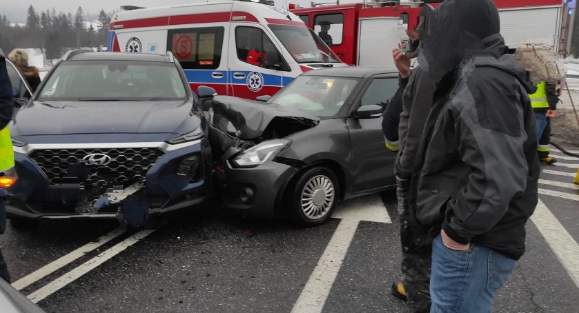 Niespokojny poranek na drogach powiatu 