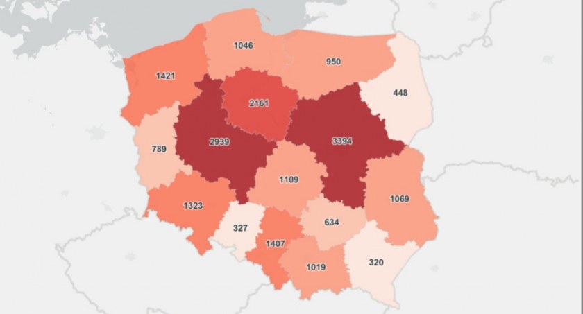 Nieco więcej zakażeń niż wczoraj, ale zdecydowanie mniej niż przed tygodniem