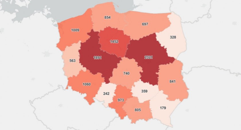 Mikroskopijny spadek zakażeń. Niestety zmarła też kolejna osoba 