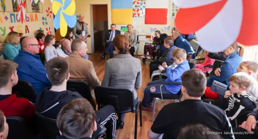 Pierwsza Dama odwiedziła uchodźców w Rycerce Górnej 
