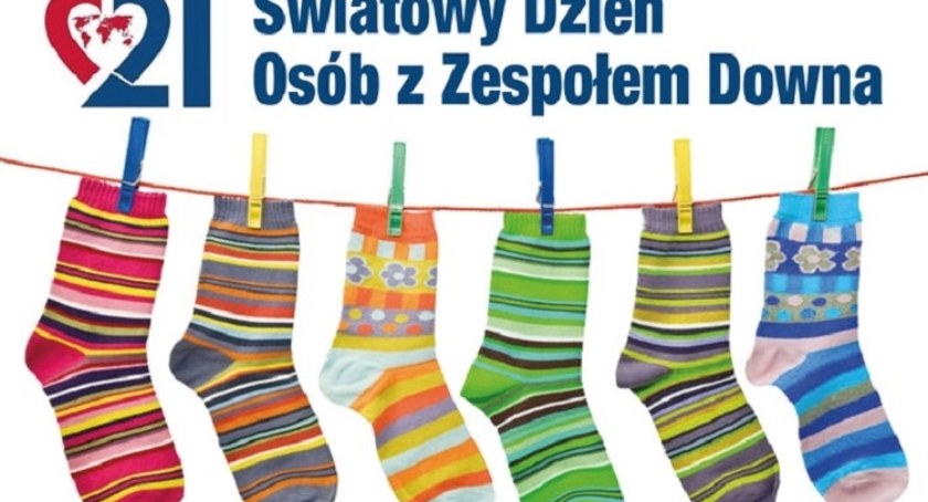 Skarpetki nie do pary symbolem dzisiejszego dnia