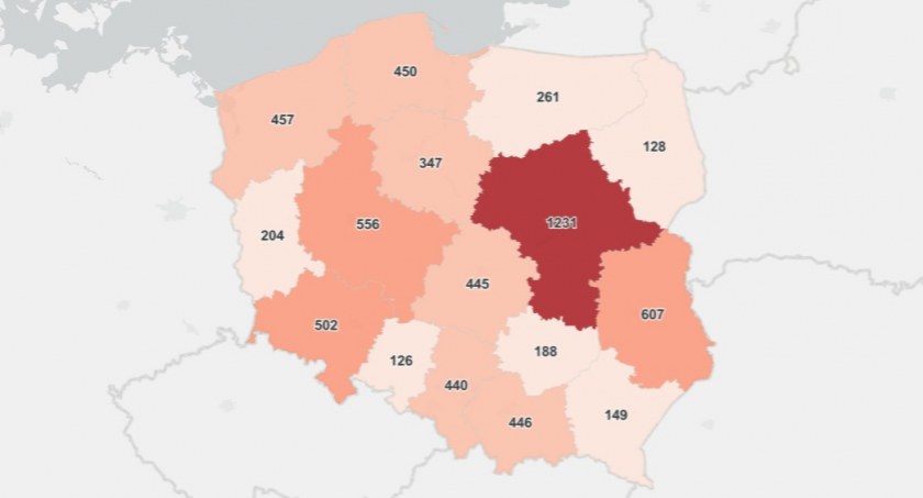 Poziom zakażeń spada z każdym dniem