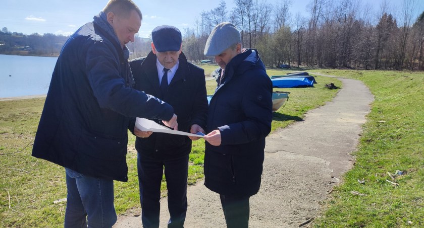 Żywiec. Powstanie dodatkowe  4,26 km ścieżki edukacyjno–przyrodniczej wzdłuż brzegu Jeziora Żywieckiego