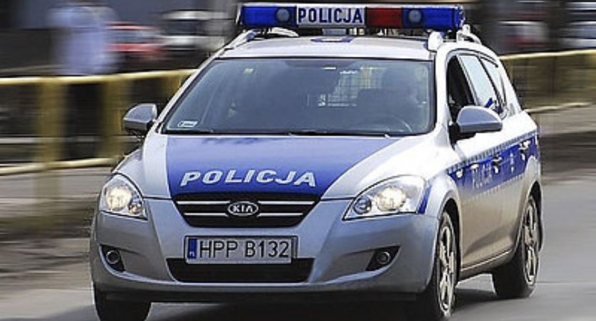  Liczyła się każda sekunda!! Policjanci z Żywca eskortowali mężczyznę, który wiózł 2-letnią syna do szpitala