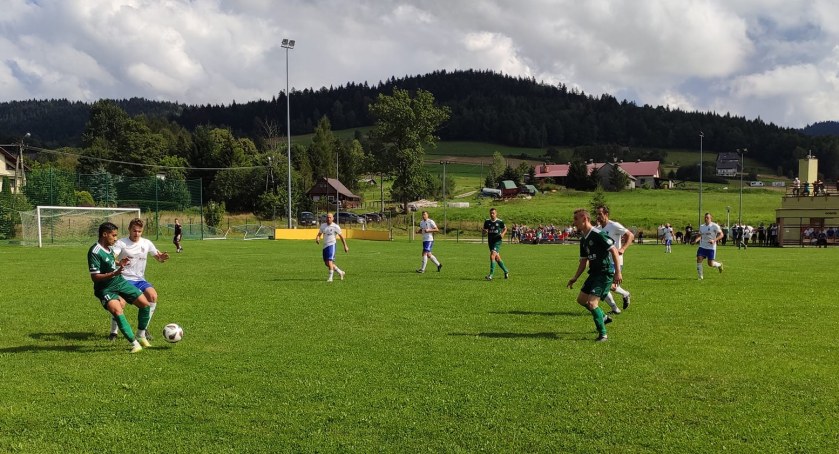 Podhalanka pokazała moc! Smrek zapłacił frycowe i derby na remis. Okręgówka wystartowała!