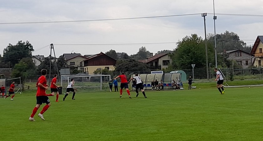 Hit w Korbielowie, mecz o 6 punktów w Zarzeczu 