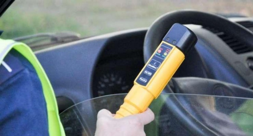 Kierowca z blisko 3 promilami wyeliminowany z ruchu dzięki reakcji innego kierowcy