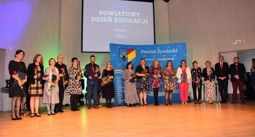 Nagrody dla nauczycieli z okazji Dnia Edukacji Narodowej