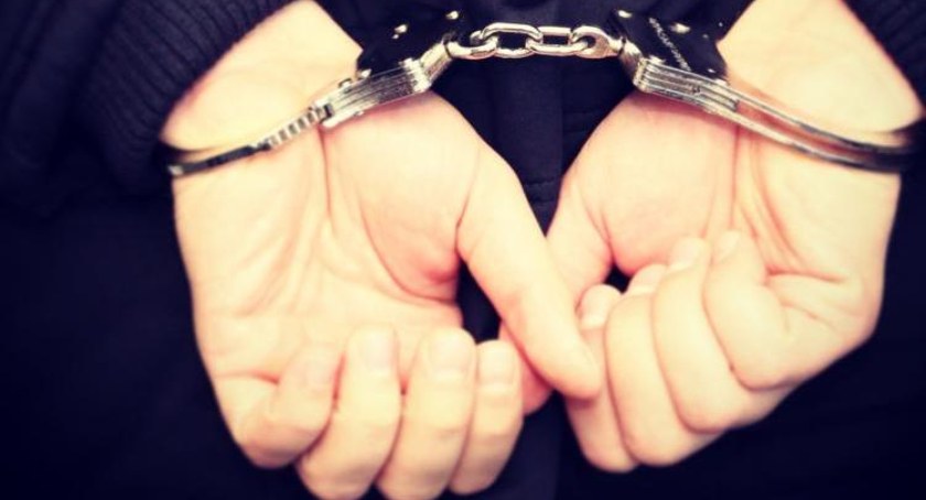Recydywista chciał zabić policjantów